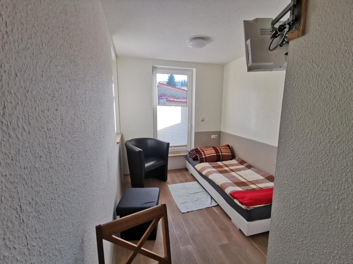 Ferienwohnung Und Pension Guertler Werdau Ngoại thất bức ảnh